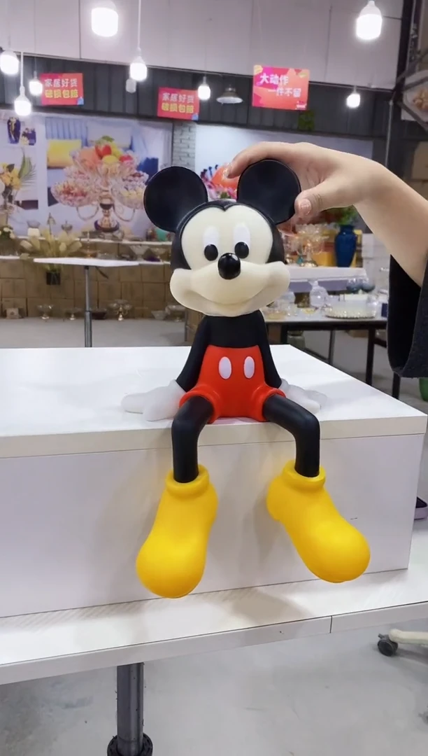 红色米奇一个.....