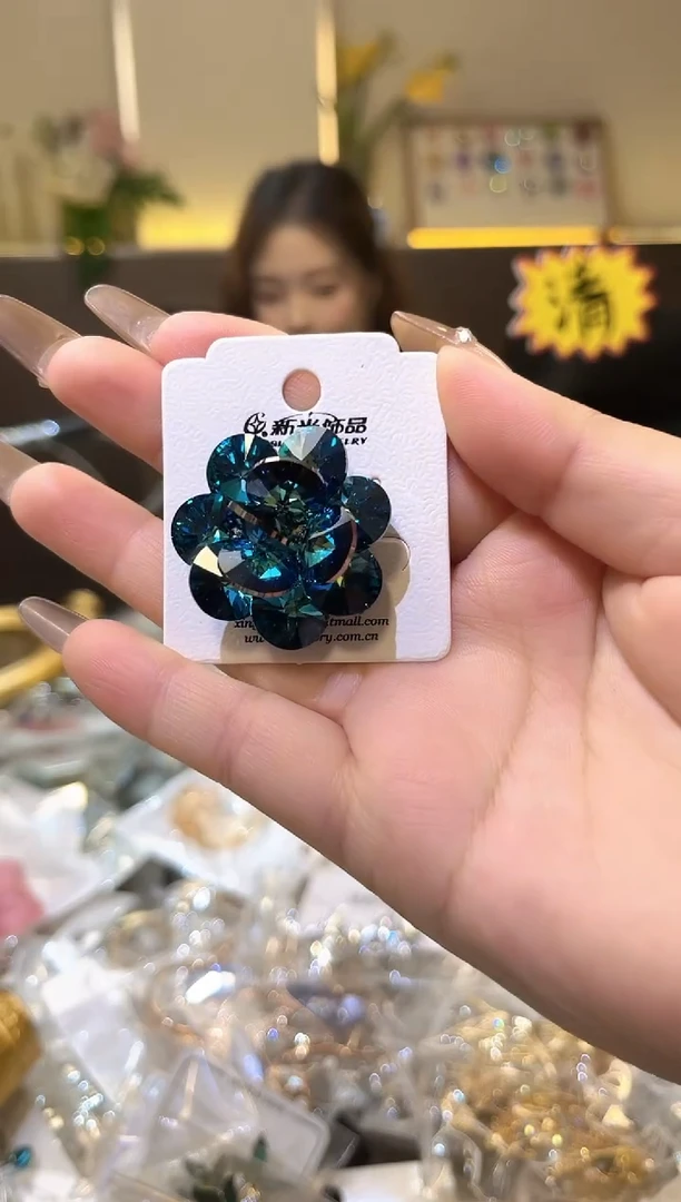 锆石铁合金精品饰界