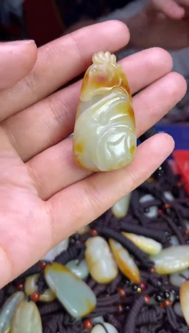 未镶嵌和田玉挂件1