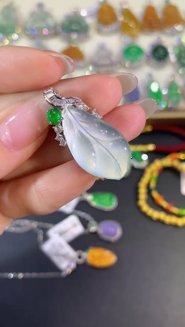 吊坠(不含链)18K金镶嵌翡翠54-叶子