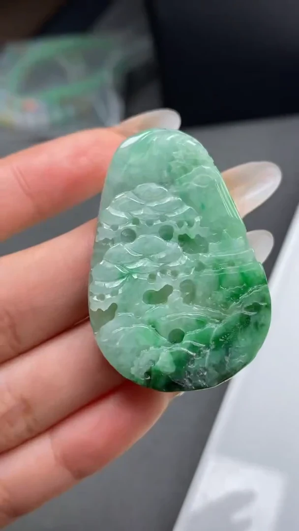 翡翠未镶嵌吊坠(不含链)山水牌