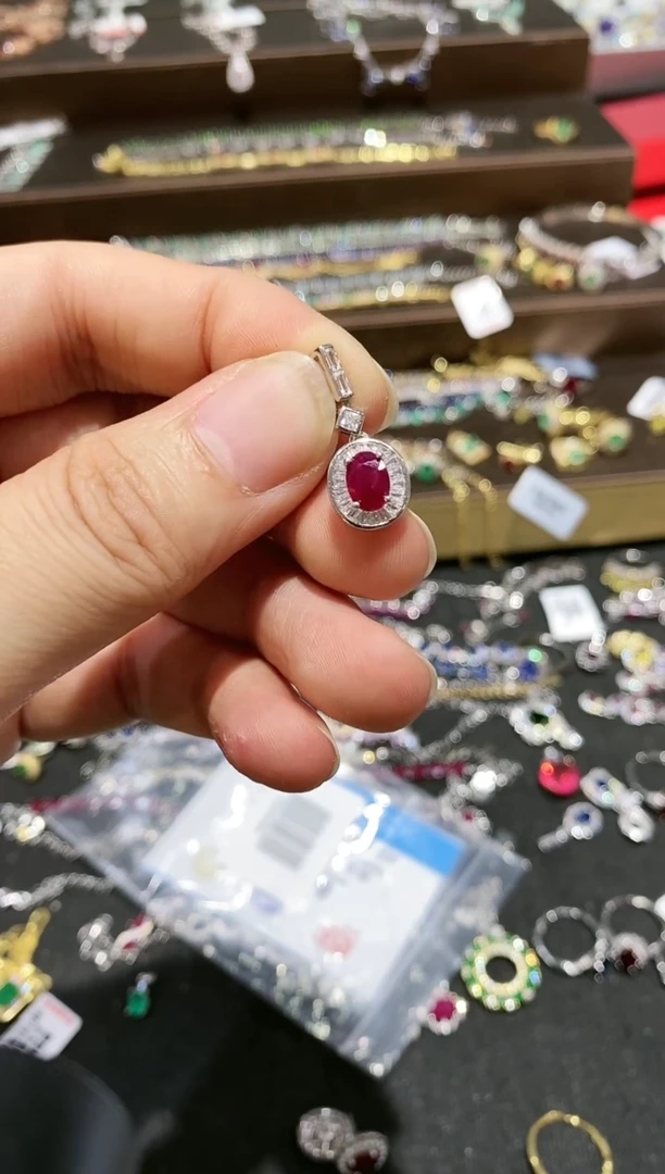 【闪购商品】红宝石颈饰银S925镶嵌吊坠