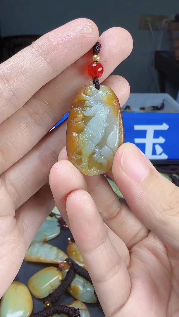 和田玉未镶嵌颈饰1