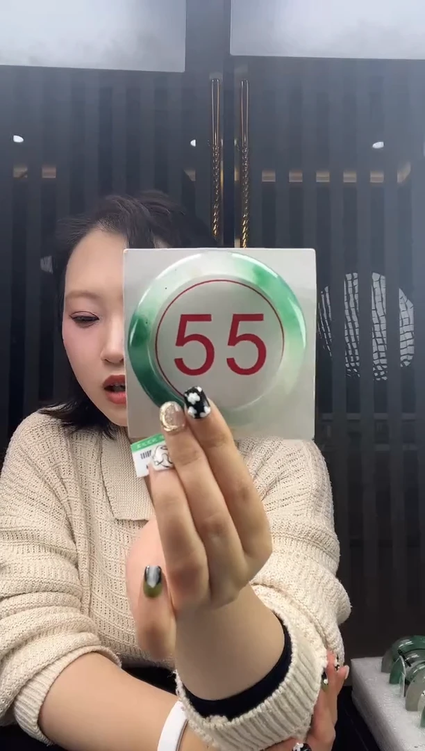 未镶嵌手镯石英质玉14