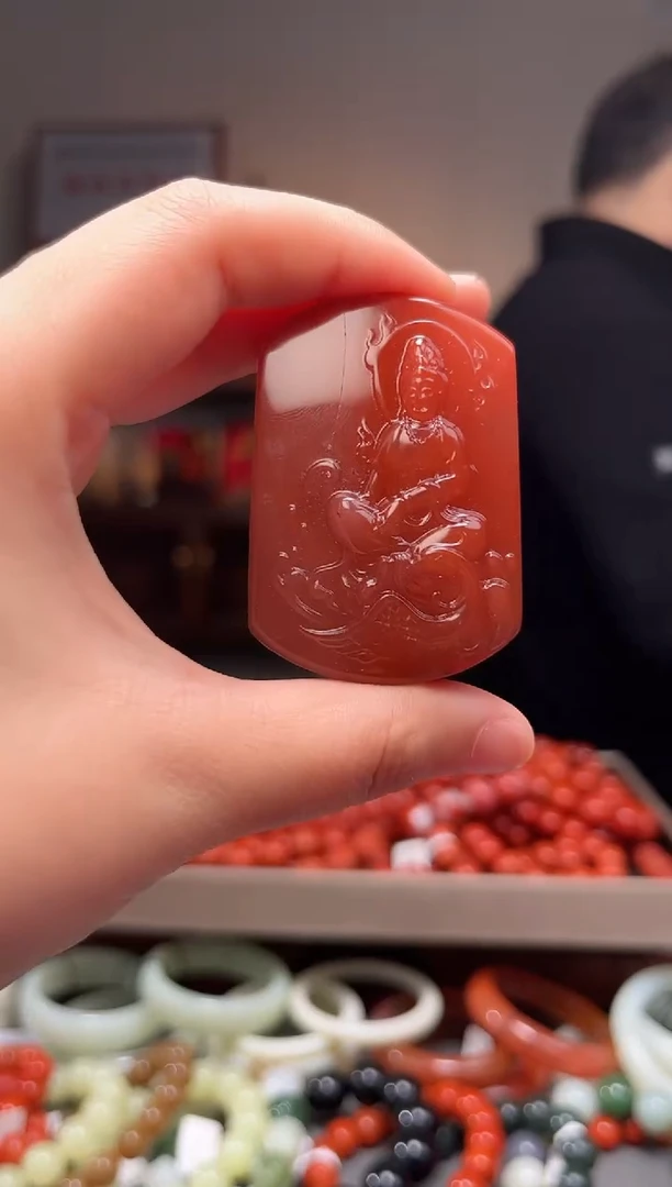 颈饰未镶嵌南红玛瑙吊坠