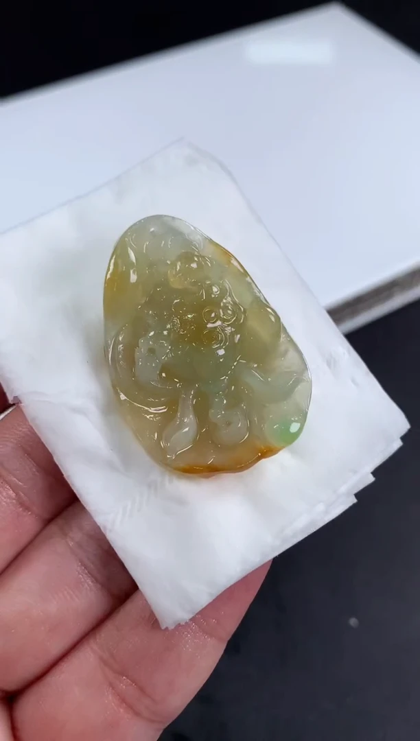 未镶嵌定制翡翠莞**笑翡翠