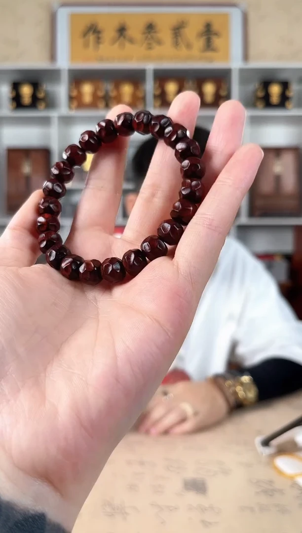 檀香紫檀（小叶紫檀）琴料9*10 无相单圈手串