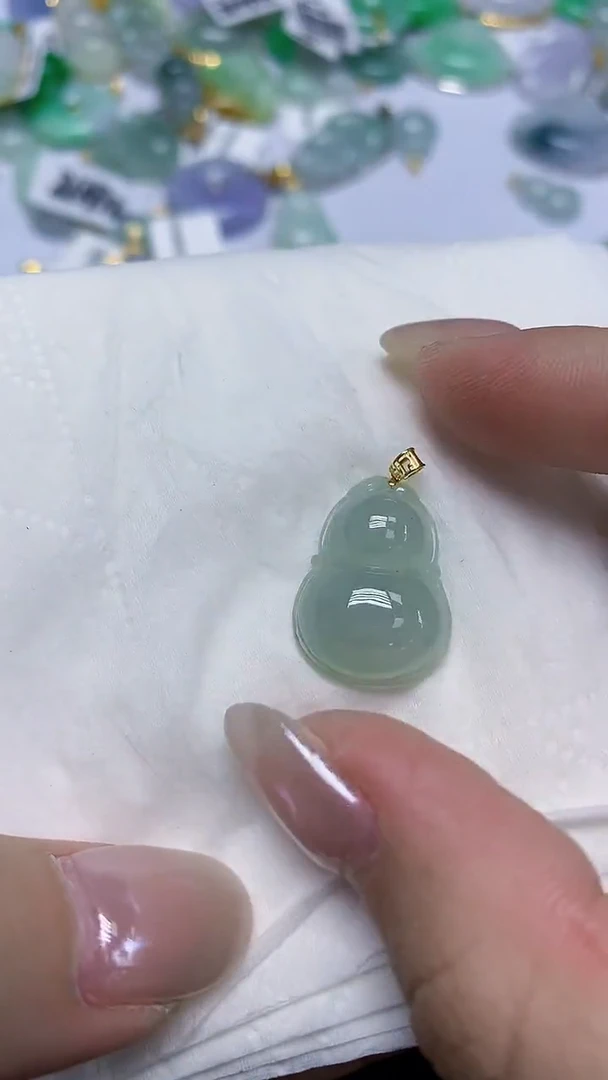 翡翠18K金镶嵌颈饰天然缅甸翡翠A货