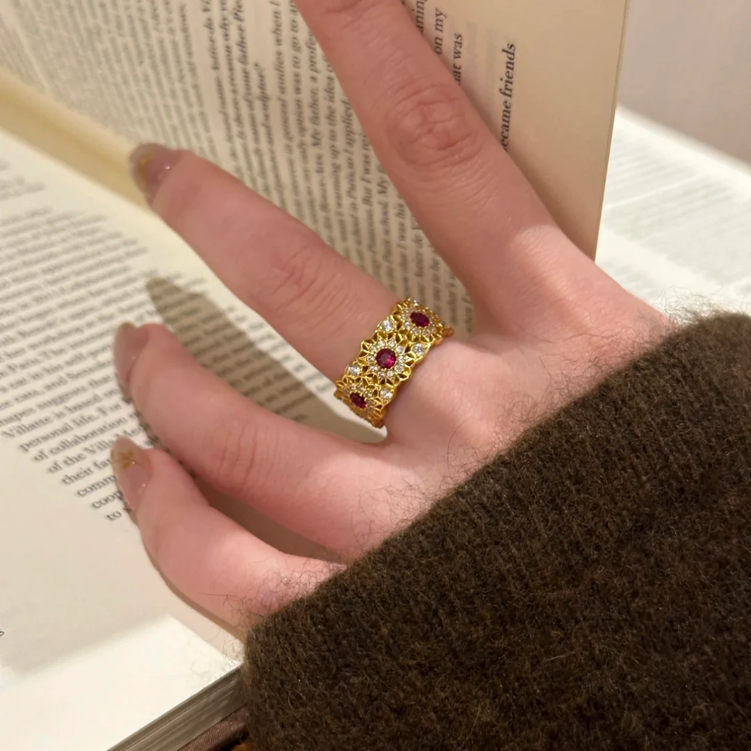 铜合金合成锆石戒指 玫瑰花窗戒指重工时尚欧式老钱风高级感戒指