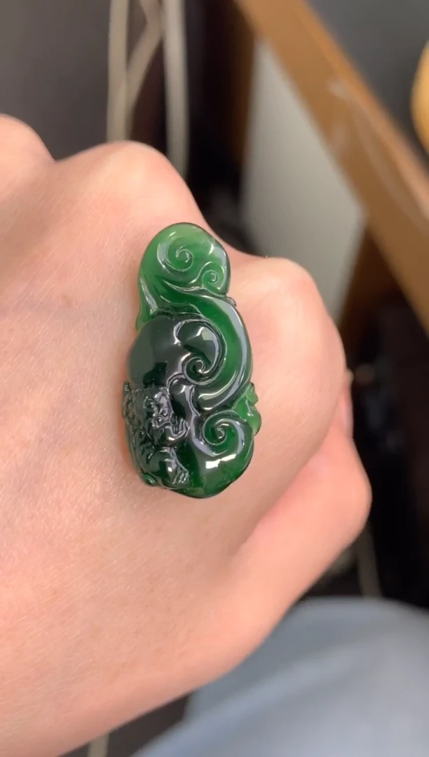 未镶嵌定制翡翠如意