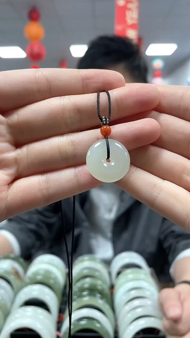 【闪购商品】和田玉颈饰未镶嵌平安扣吊坠一件