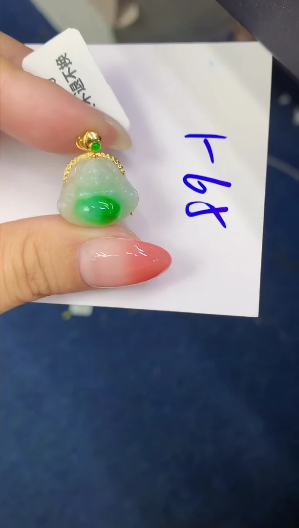 翡翠未镶嵌颈饰缅甸天然翡翠A货