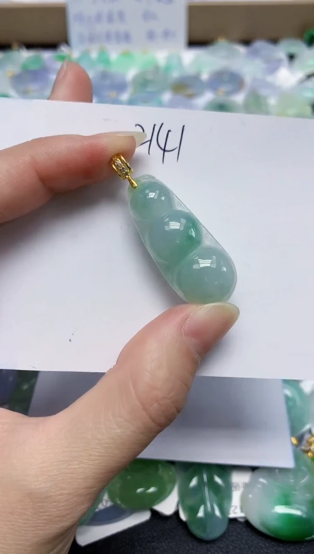翡翠未镶嵌颈饰11111111111
