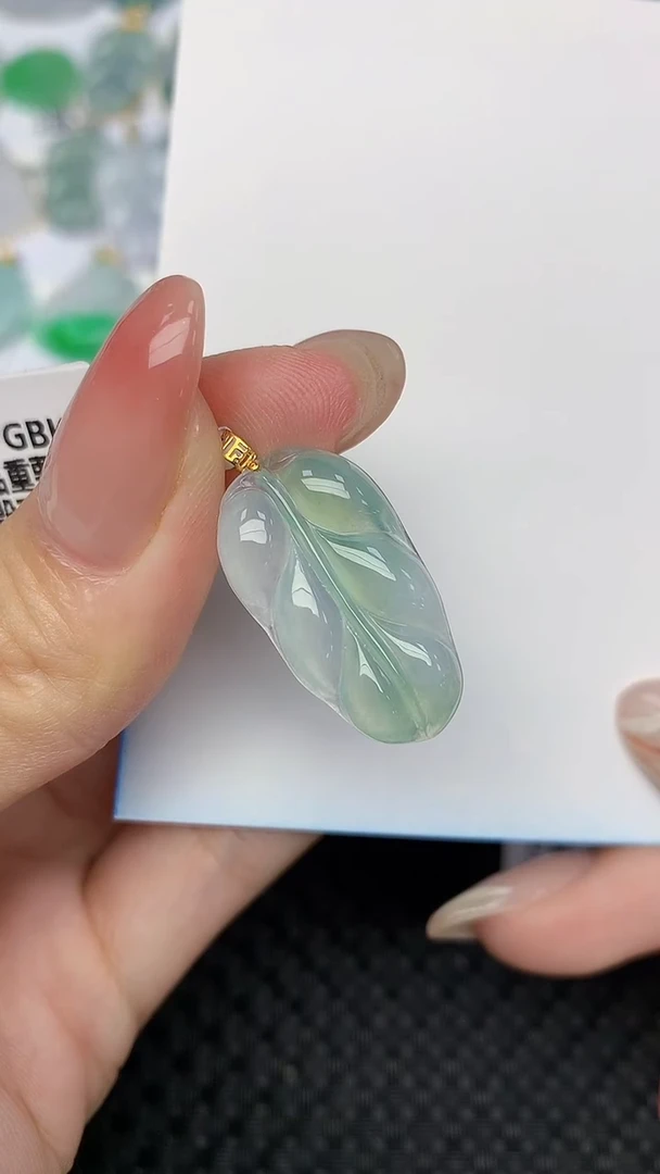 翡翠18K金镶嵌颈饰天然缅甸翡翠a货