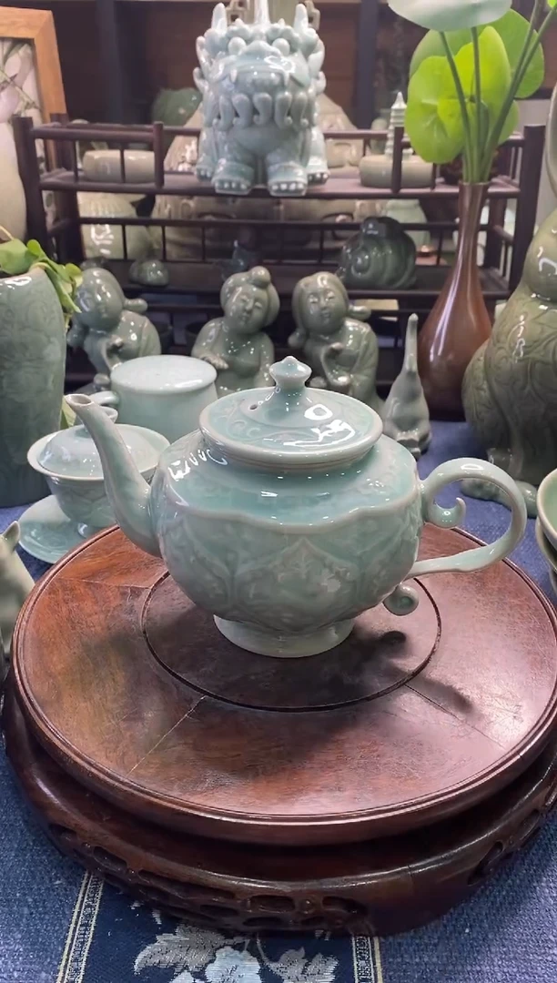 瓷【微瑕】花舞大唐茶壶(矿点缩釉)/1个