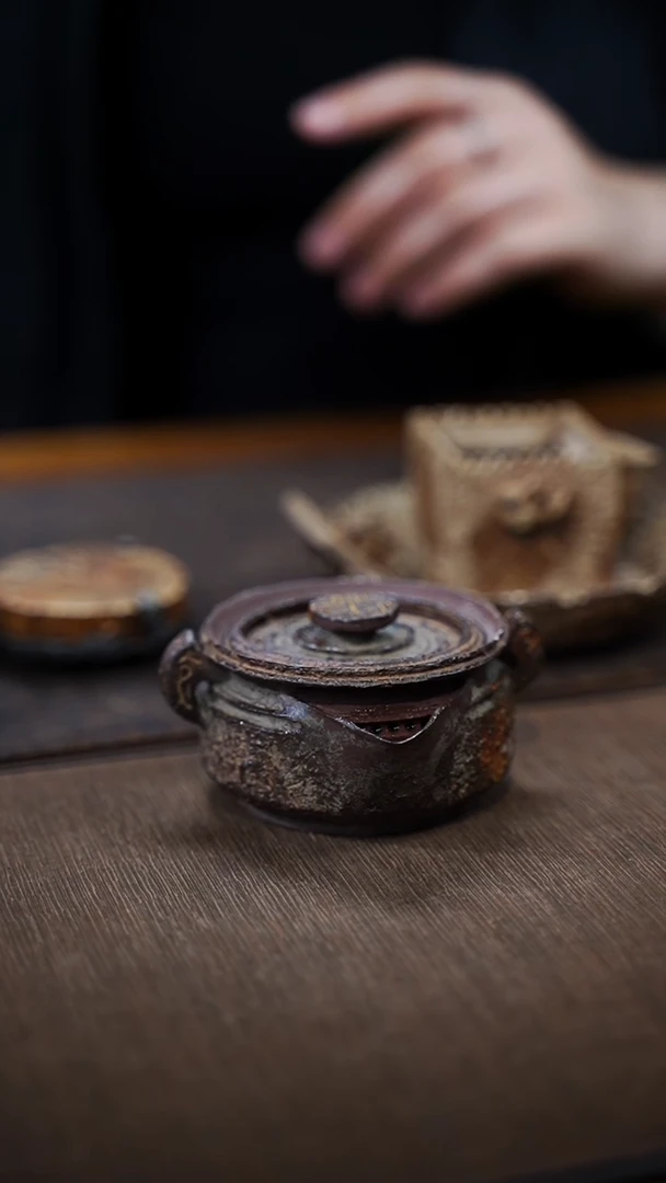全手工制作  紫砂古钱币宝瓶