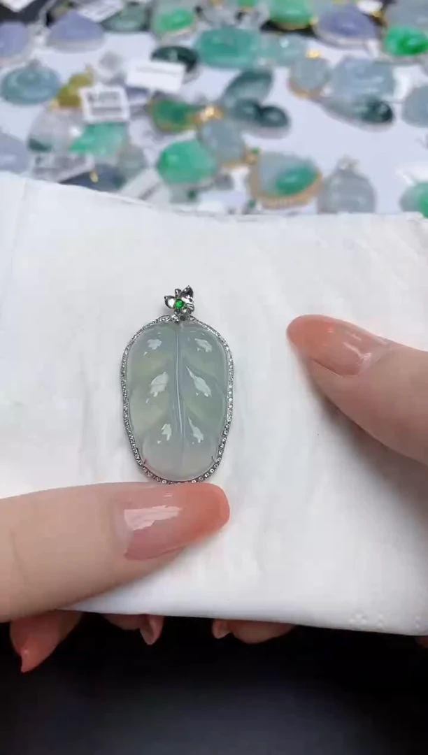 【闪购商品】翡翠颈饰18K金镶嵌天然缅甸翡翠A货