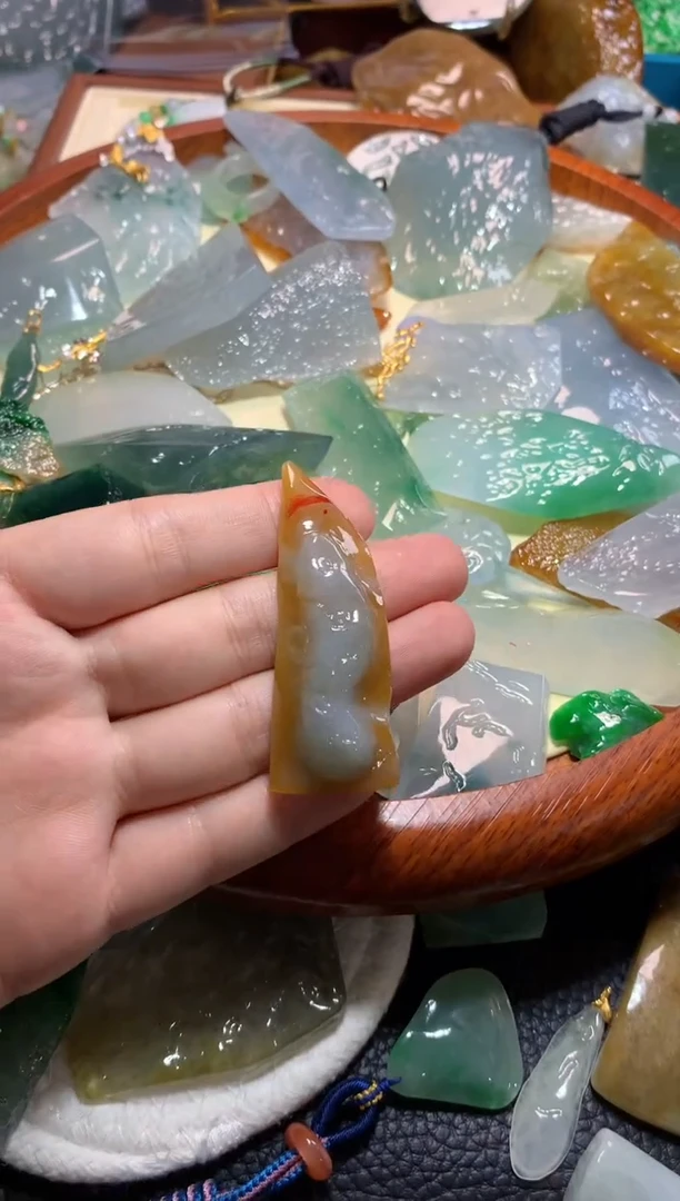 翡翠未镶嵌吊坠(不含链)吊坠