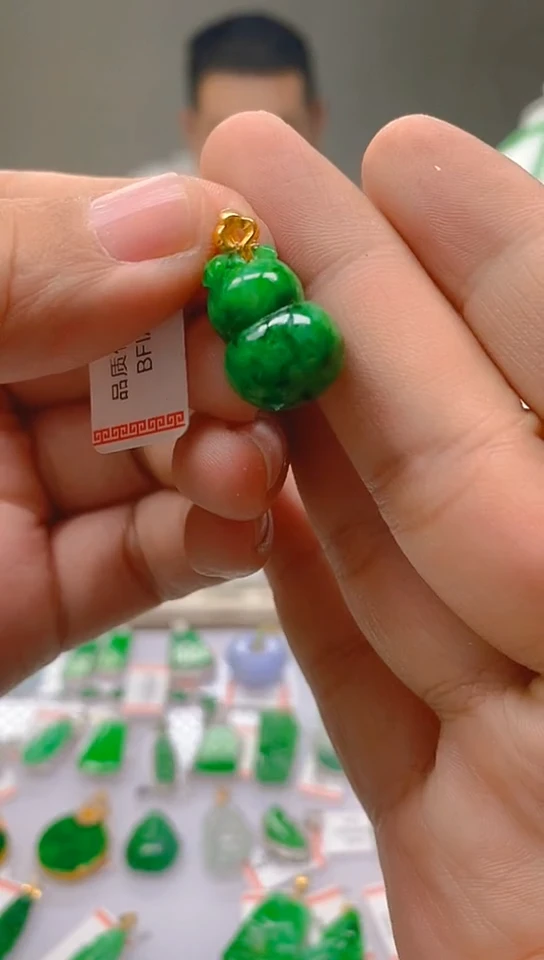 【闪购商品】翡翠颈饰18K金镶嵌 新号开播，全场乱卖