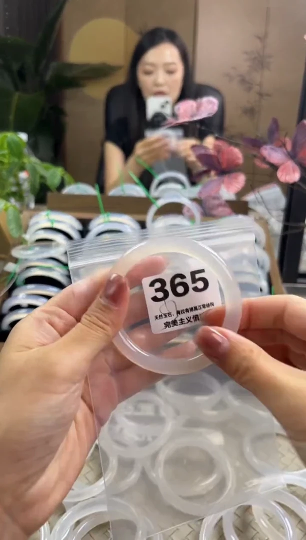 玛瑙/玉髓手镯未镶嵌365