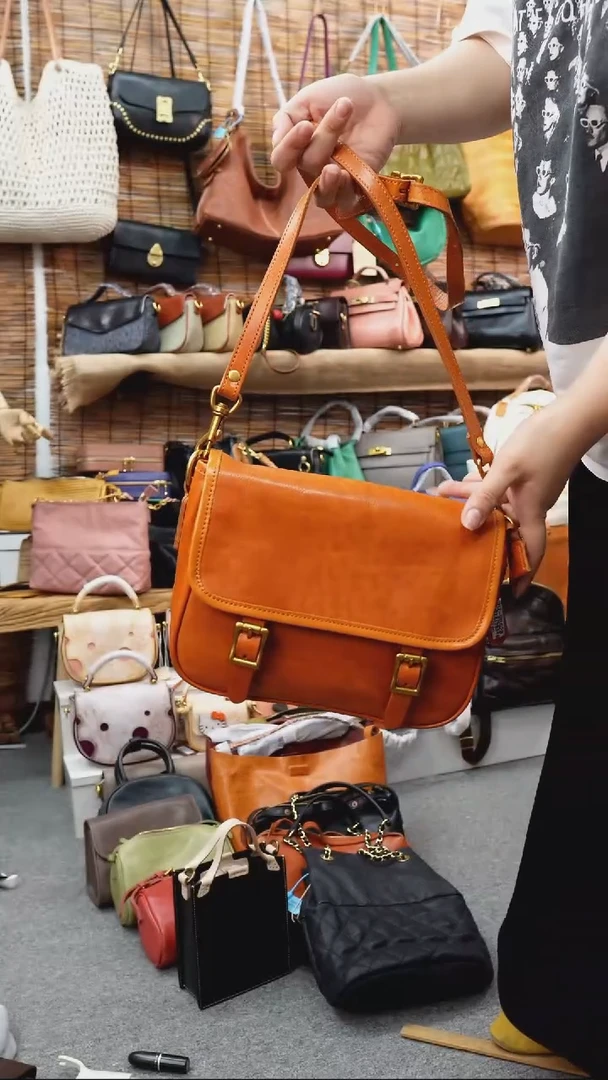 牛皮（革）福利高货 进口头层植鞣牛皮 邮差信封包 黄棕色