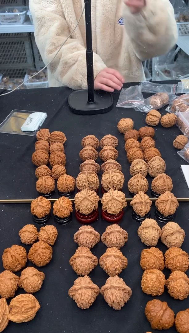 【闪购商品】文玩核桃把件汉高楼43