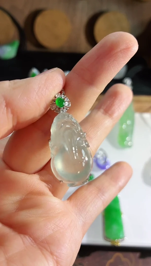 翡翠18K金镶嵌吊坠(不含链)吊坠