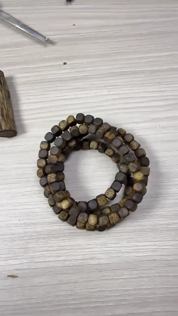 【闪购商品】沉香手串5克+奇楠沉香方糖单圈多样性发一