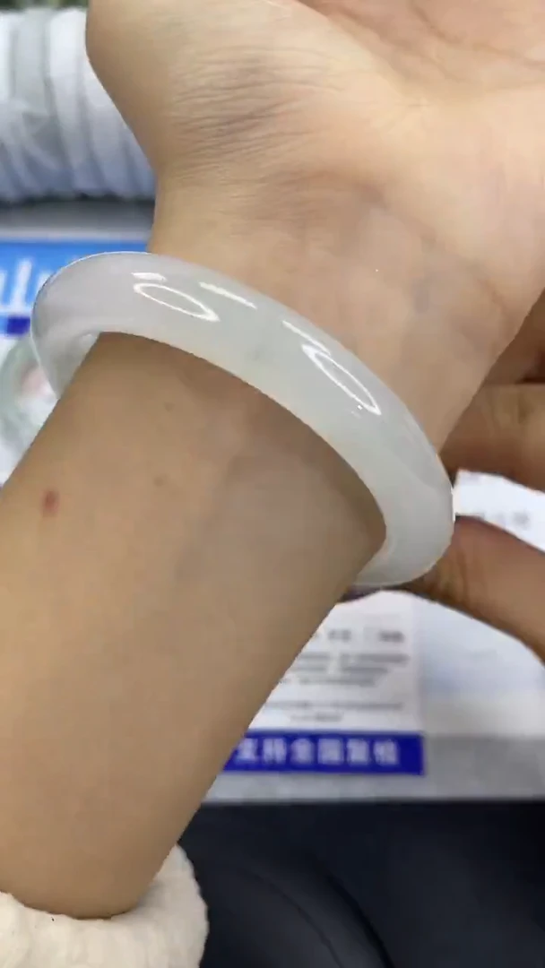 未镶嵌手镯石英质玉75-54/55