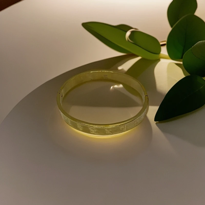 水贝贸易卡扣手镯Y86