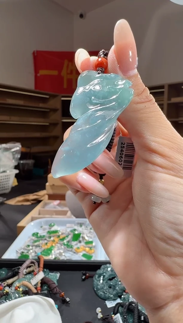 吊坠(不含链)未镶嵌翡翠形意