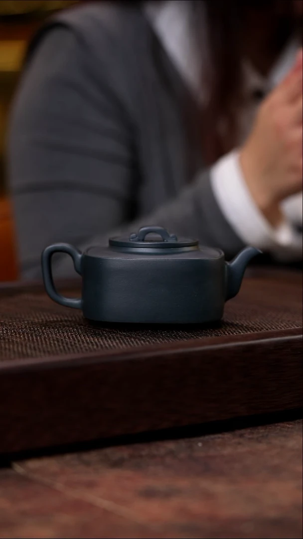 宜兴紫砂绿泥均玉