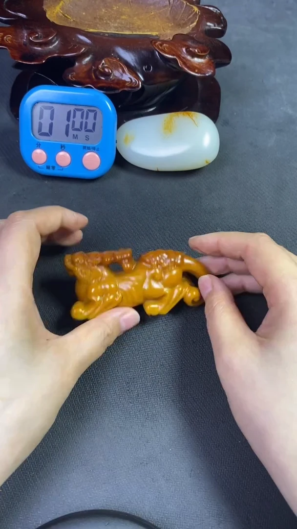 未镶嵌和田玉把件步****.和田玉