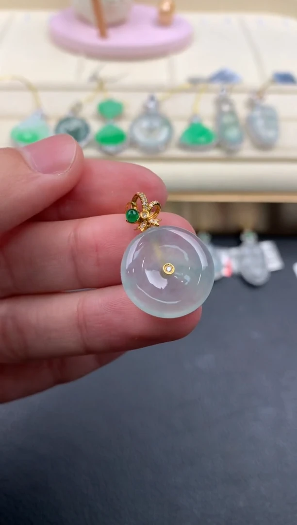 【闪购商品】翡翠颈饰18K金镶嵌D927