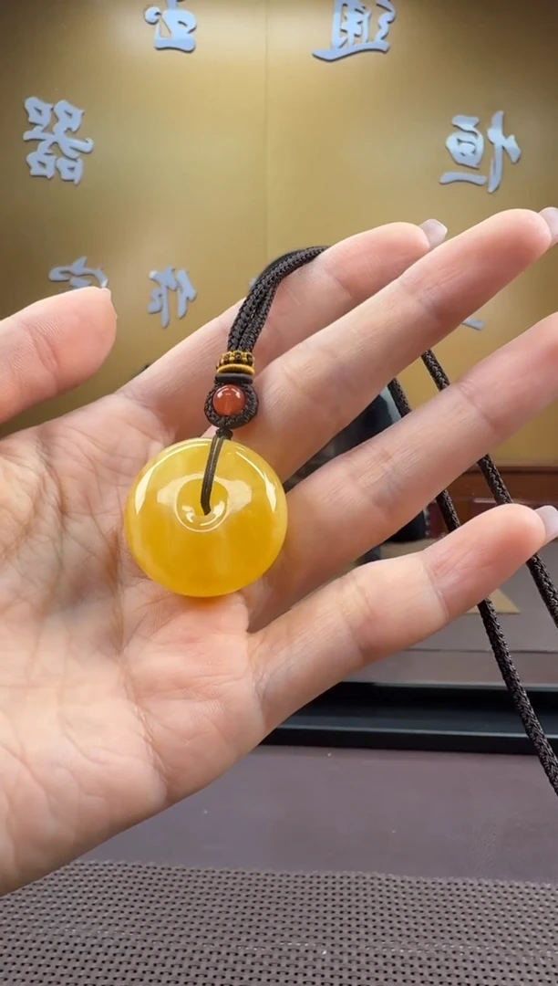 琥珀颈饰未镶嵌挂件