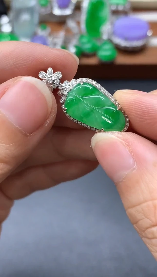 颈饰18K金镶嵌翡翠609-中国好珍宝