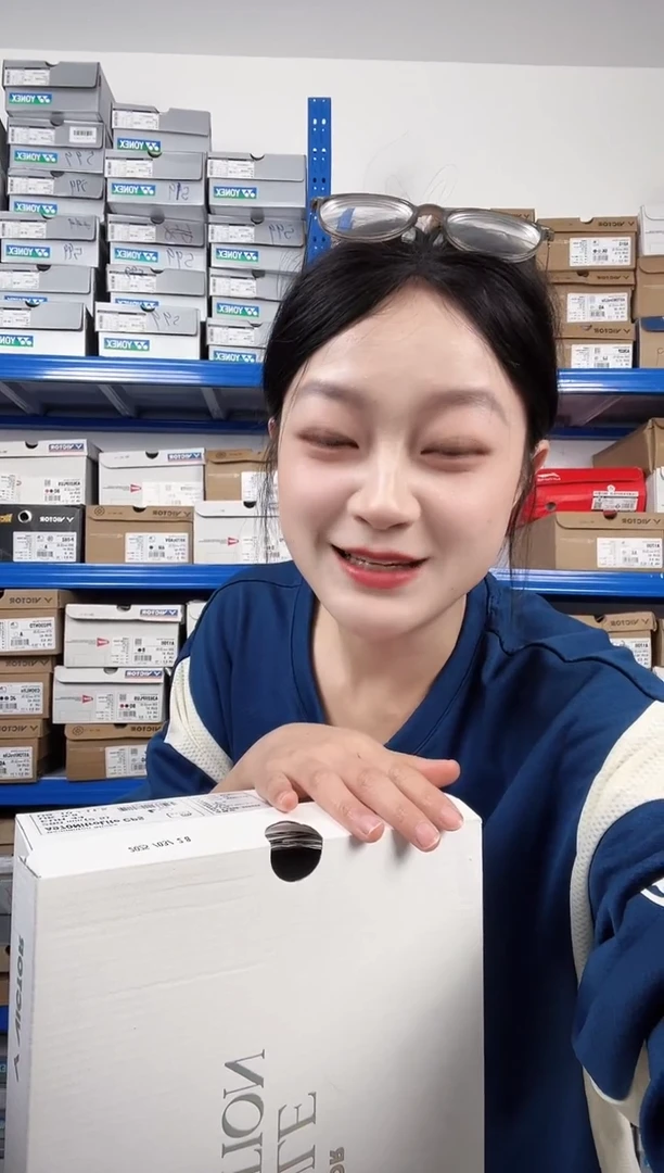 902号清仓衣服，不退不换！39码  白色CPS