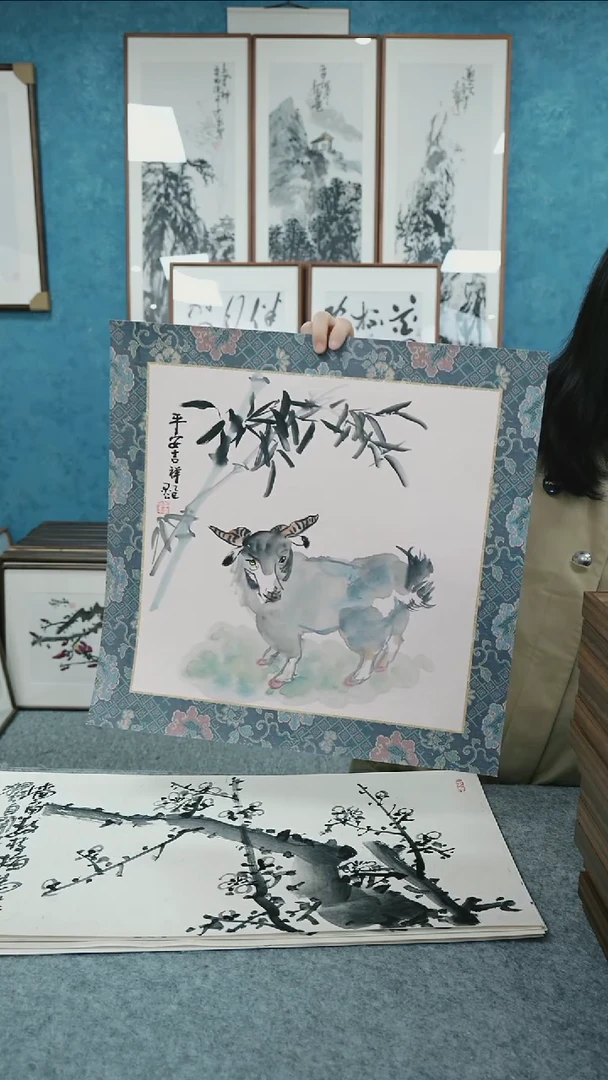 国画50*50本土老师花鸟带框