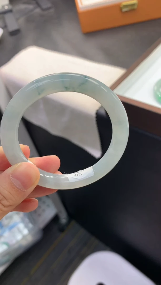 未镶嵌手镯翡翠退货需手镯吊牌标签完好