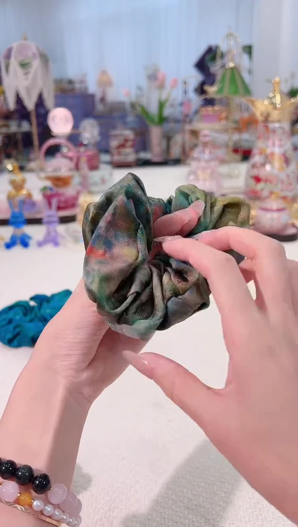 绿色发圈如图--------