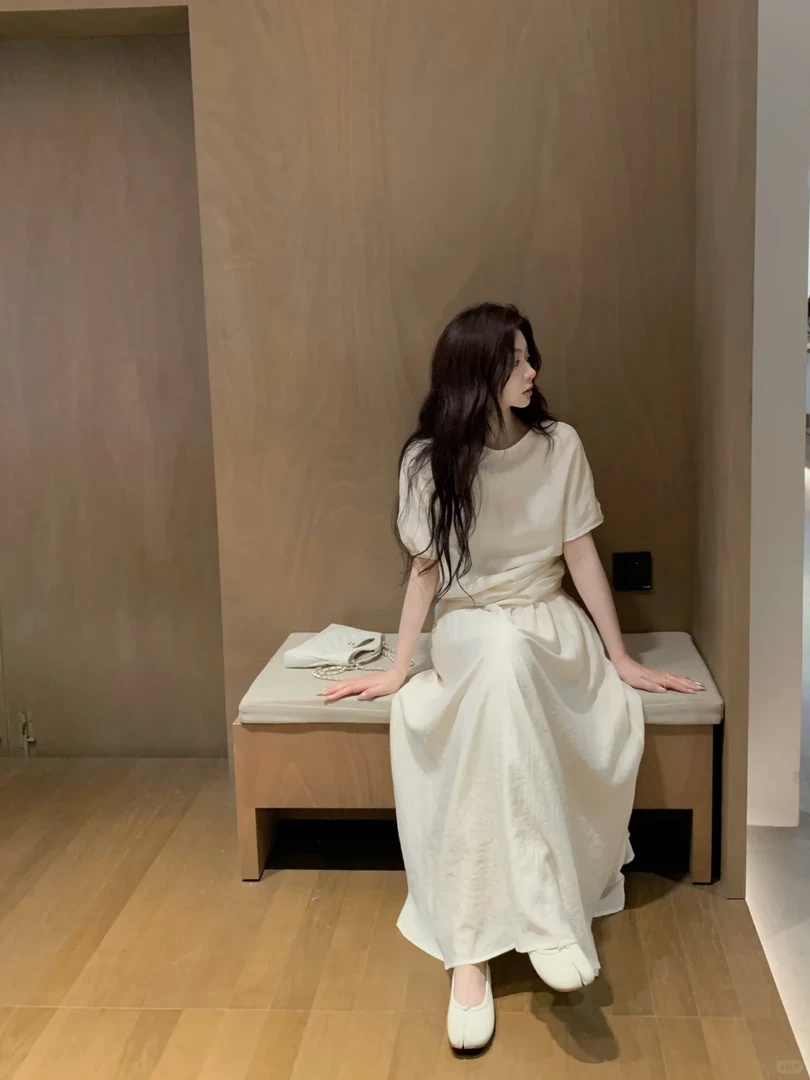 2025夏季新款韩系温柔风简约短袖上衣搭配高腰半身裙时尚两件套女