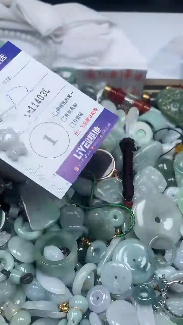 吊坠(不含链)未镶嵌翡翠12
