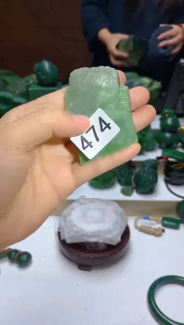 未镶嵌和田玉（碧玉）珠宝半成品0