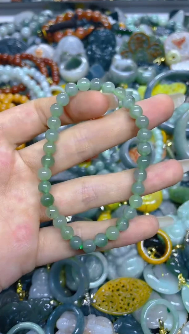 颈饰未镶嵌翡翠6MM/ W /翡翠A货，一件也是批发价