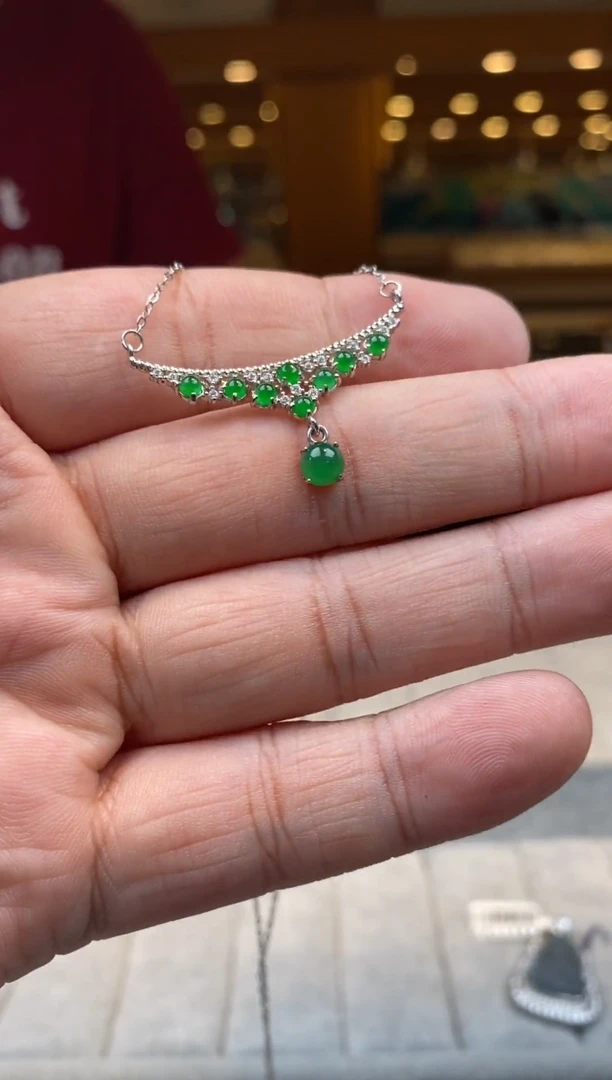 翡翠未镶嵌项链天然翡翠拍一发一多样性发货