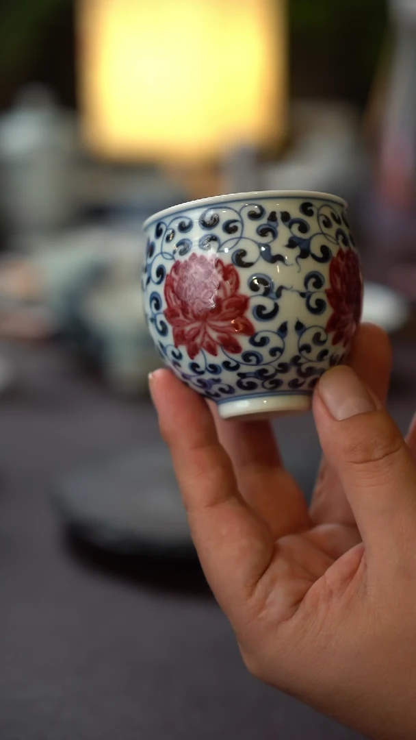 22号青花釉里红花卉龙蛋杯