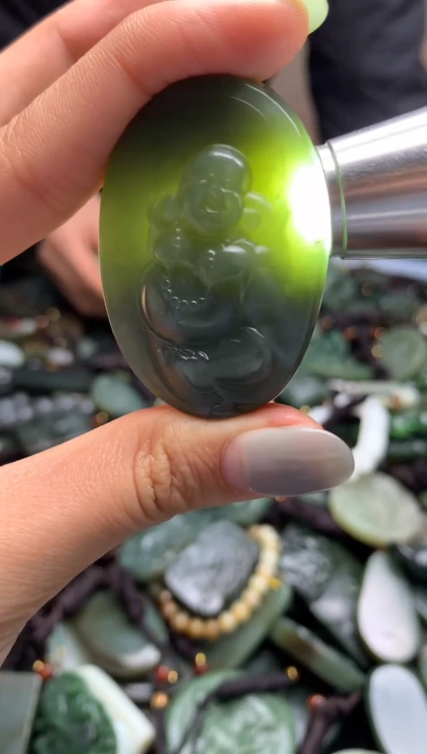 颈饰未镶嵌和田玉1