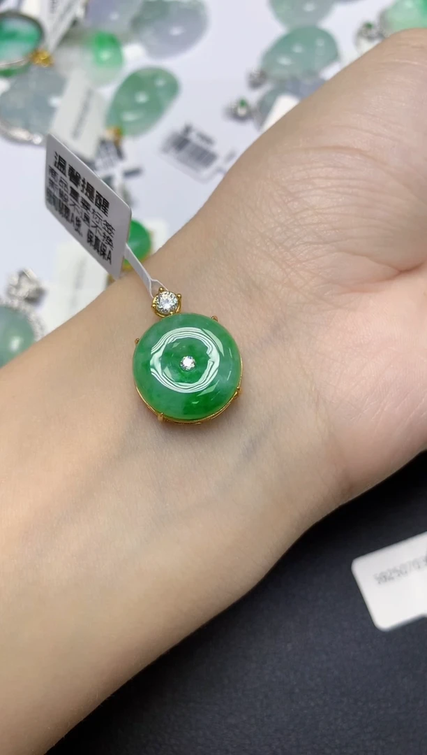 颈饰未镶嵌翡翠天然缅甸翡翠A货多样性发一件