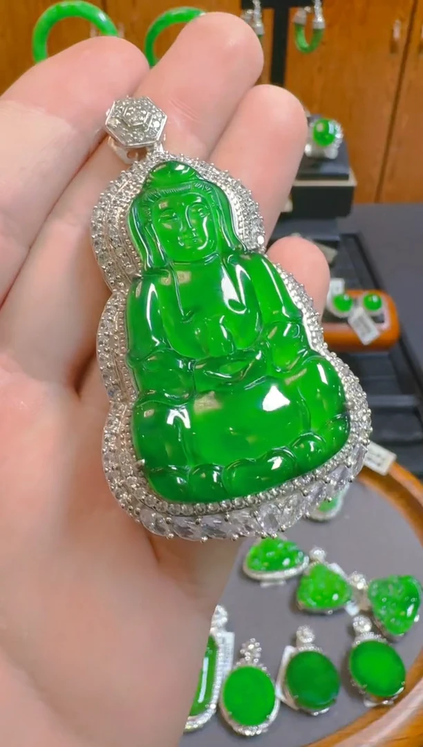 吊坠(赠链)银S925镶嵌翡翠天然A货翡翠