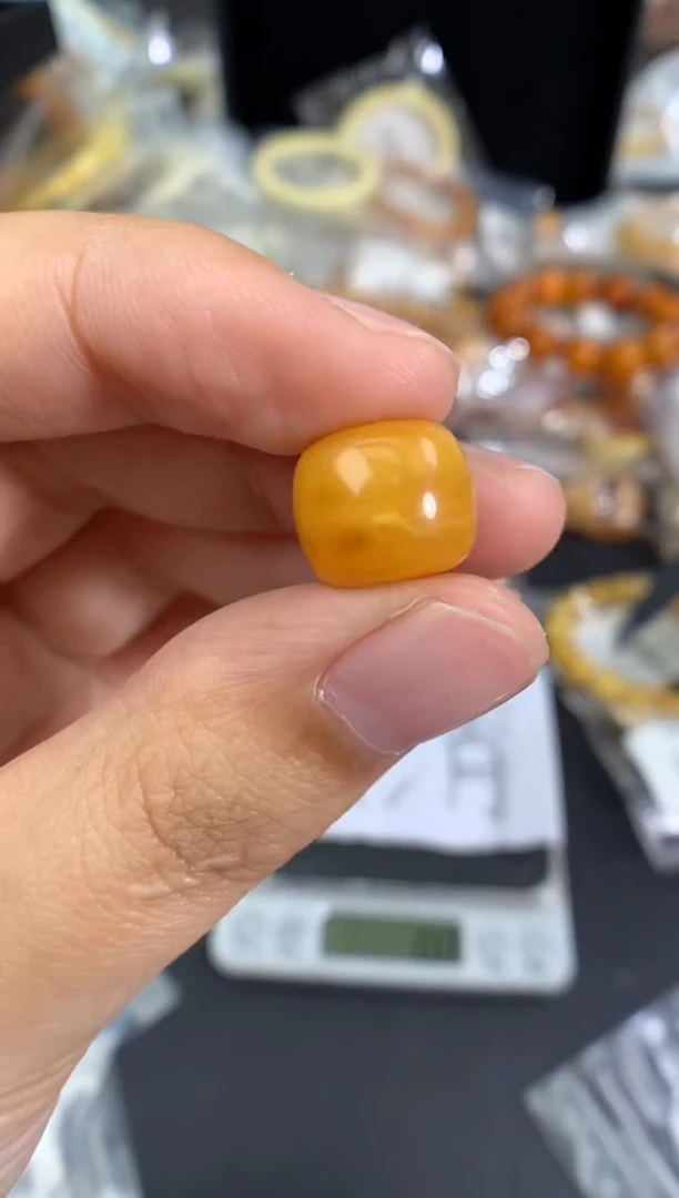 蜜蜡未镶嵌珠宝奇石1